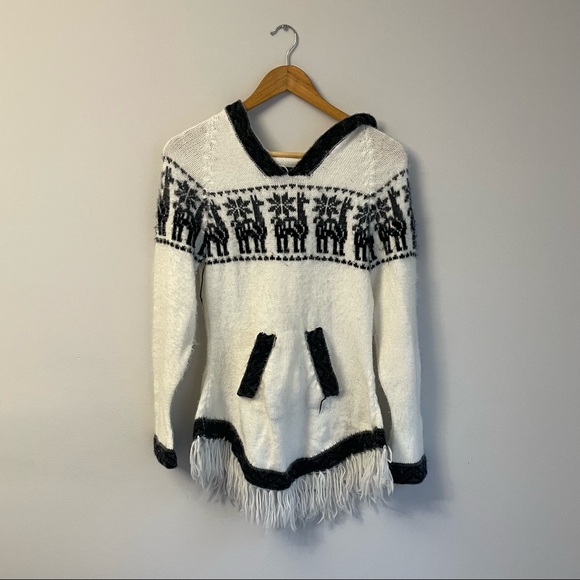 Black and white long sweater - Picture 1 of 4